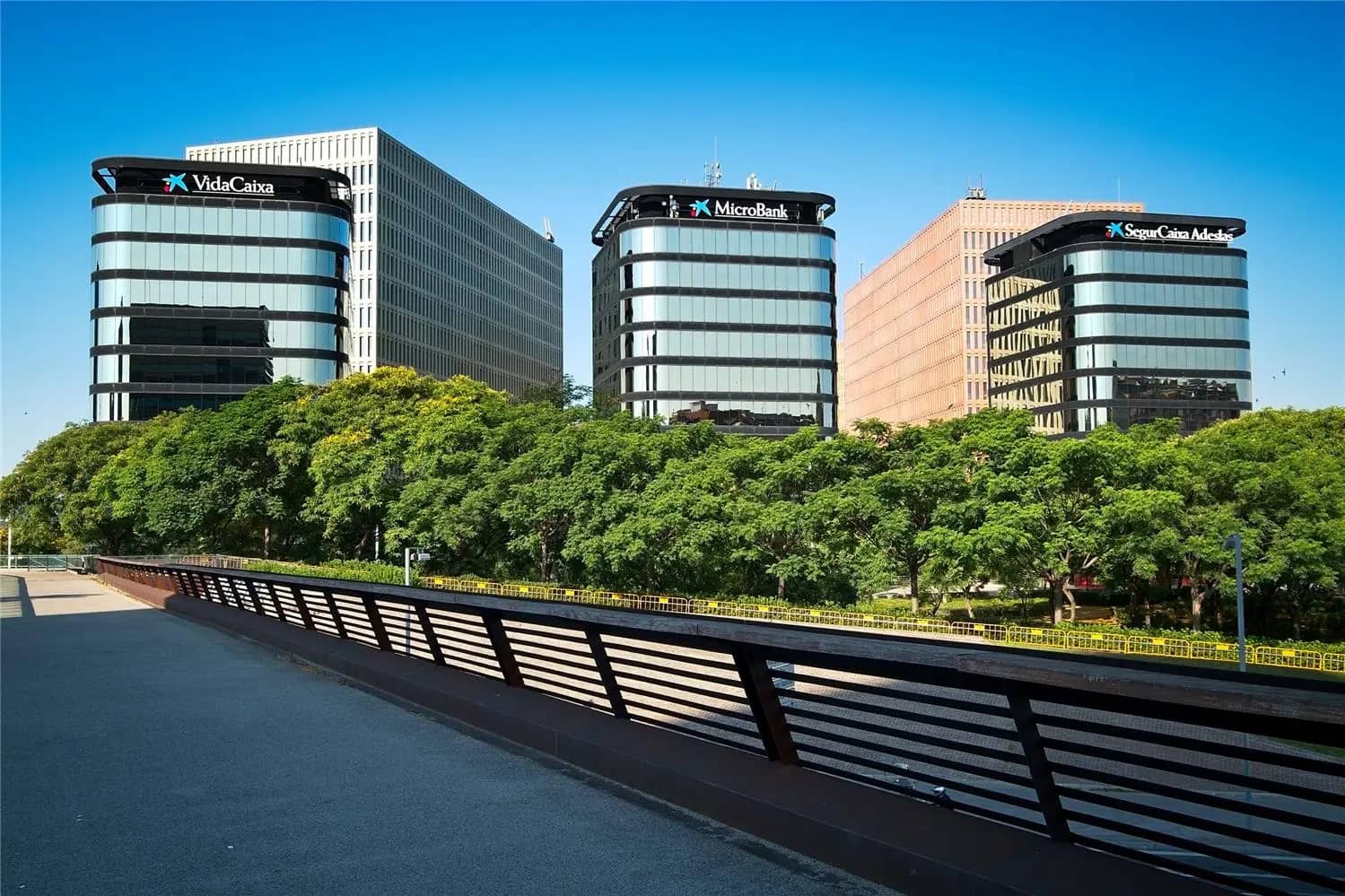 VidaCaixa vista del horizonte de la oficina 