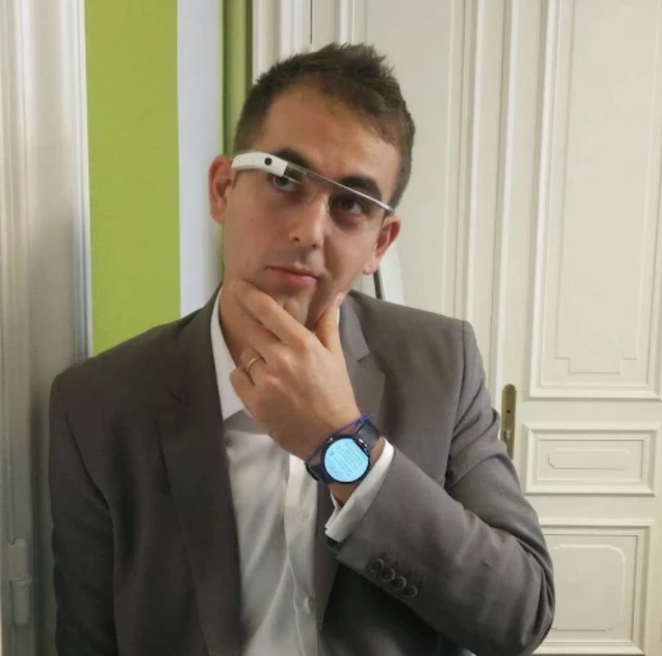 Simon-speaker-image