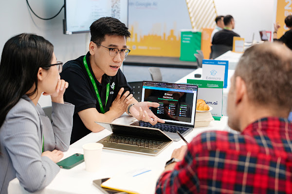 Filum team in a discussion