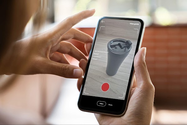 Scanning a product with Carousell