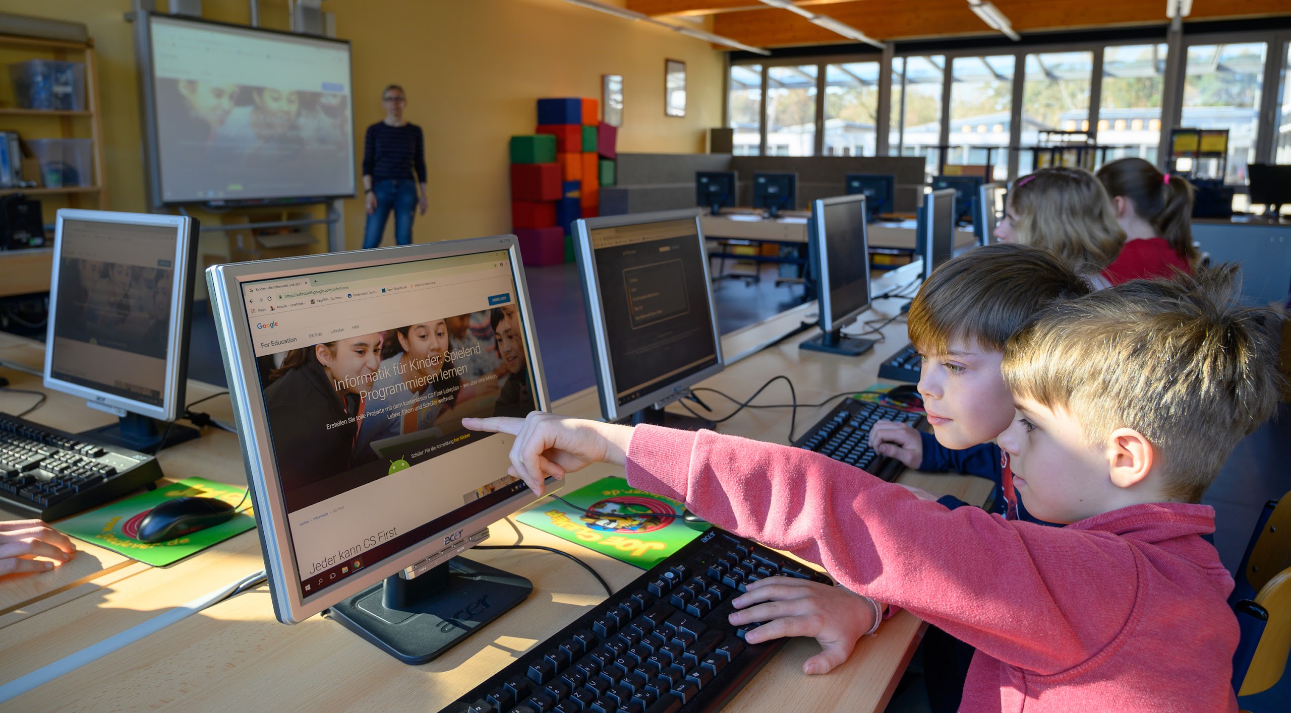 Andreas Blättner vermittelt mit CS First Informatik-Wissen und stärkt die soziale Kompetenz seiner Schüler