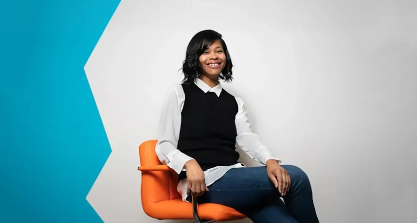 Alumni Story horizontal card