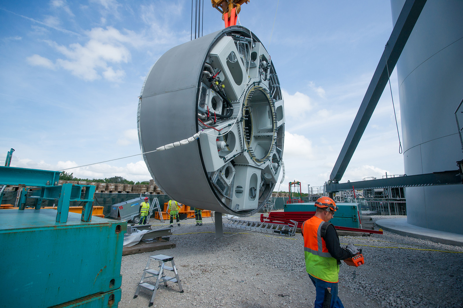 The annular generator for a wind turbine