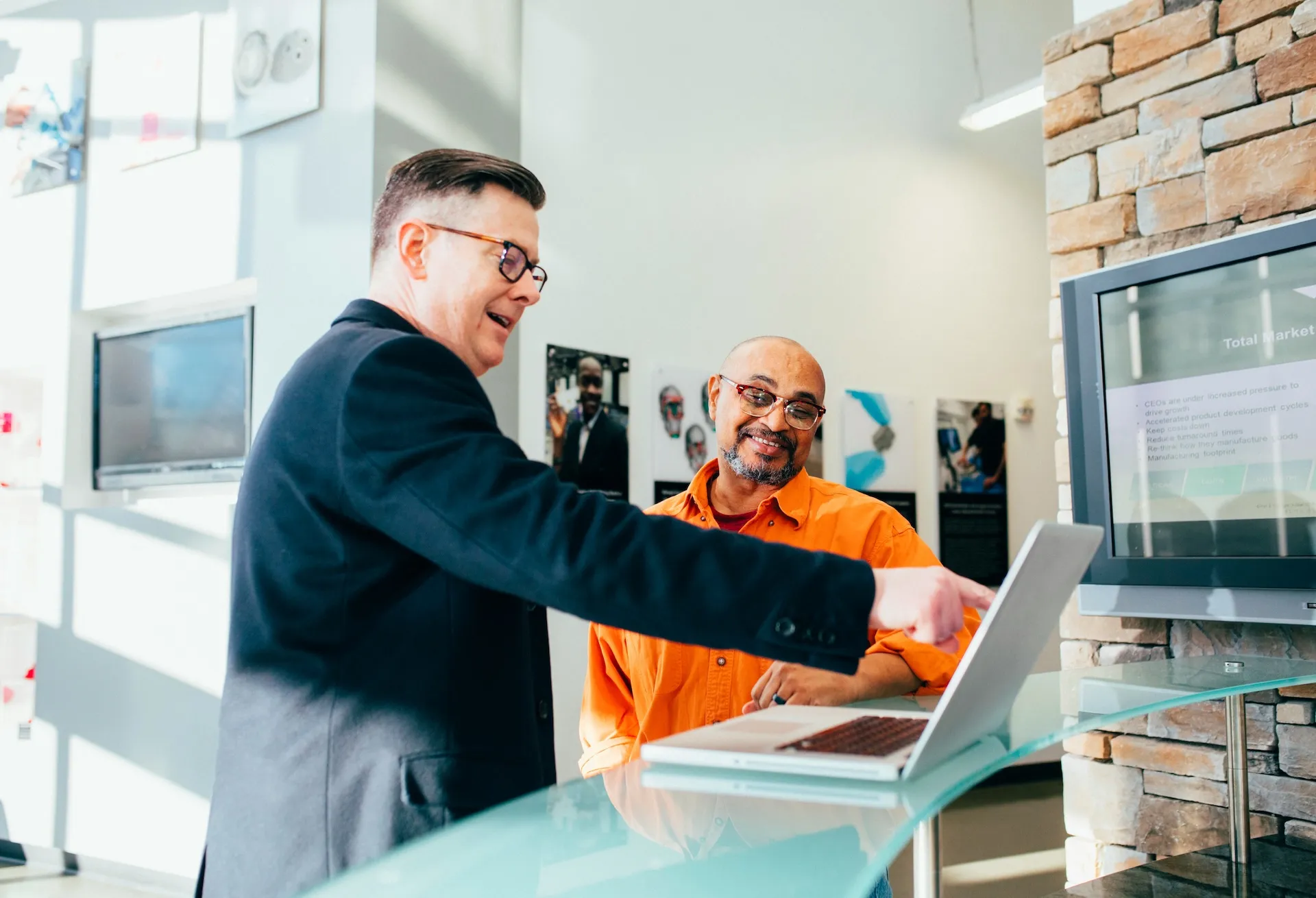 linkedin-sales-solutions-ydvdprpghv4-unsplash.webp