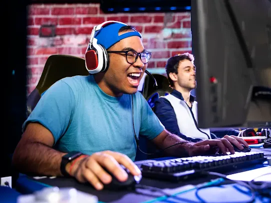 Man playing Esports.