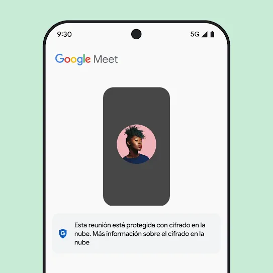 Imagen de la pantalla de un smartphone con Google Meet abierto, en la que se muestra un mensaje debajo de la reunión que proporciona información sobre el cifrado en la nube.