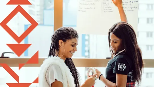 Duas mulheres negras participam de sessão de ideação