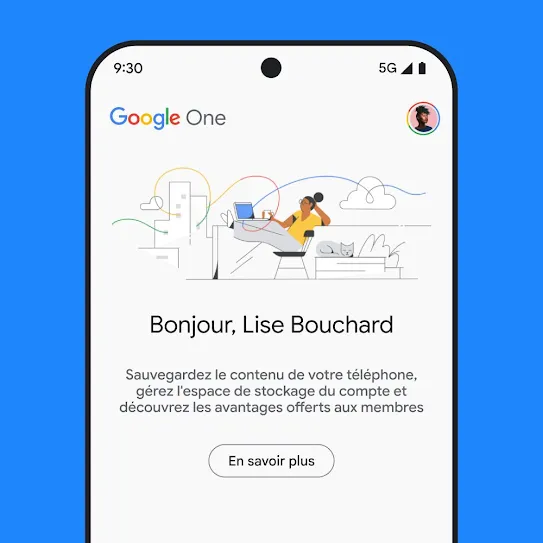 Image de l'écran d'un téléphone intelligent avec Google One ouvert, affichant un message de bienvenue personnalisé et un message d'information sur l'espace de stockage du compte, y compris les sauvegardes du téléphone et les avantages réservés aux membres, avec un lien pour en savoir plus.