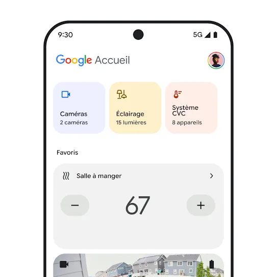 Image d'un écran de smartphone avec Google Home ouvert, affichant un tableau de bord avec un aperçu d'informations sur les caméras de sécurité, l'éclairage et la température. 