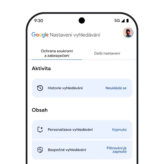 Obrázek nastavení Vyhledávání Google na obrazovce chytrého telefonu, včetně nastavení historie vyhledávání, personalizace vyhledávání a Bezpečného vyhledávání.