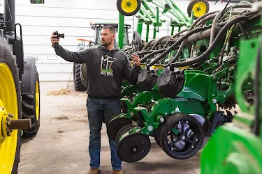millennial-farmer-image-hr.webp