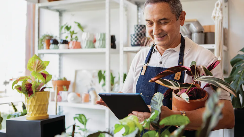 ca-site-man-florist.webp