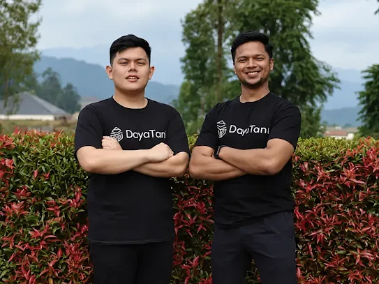 07-ankit-gupta-dan-deryl-lu-pendiri-dayatani-v2-jpeg.webp