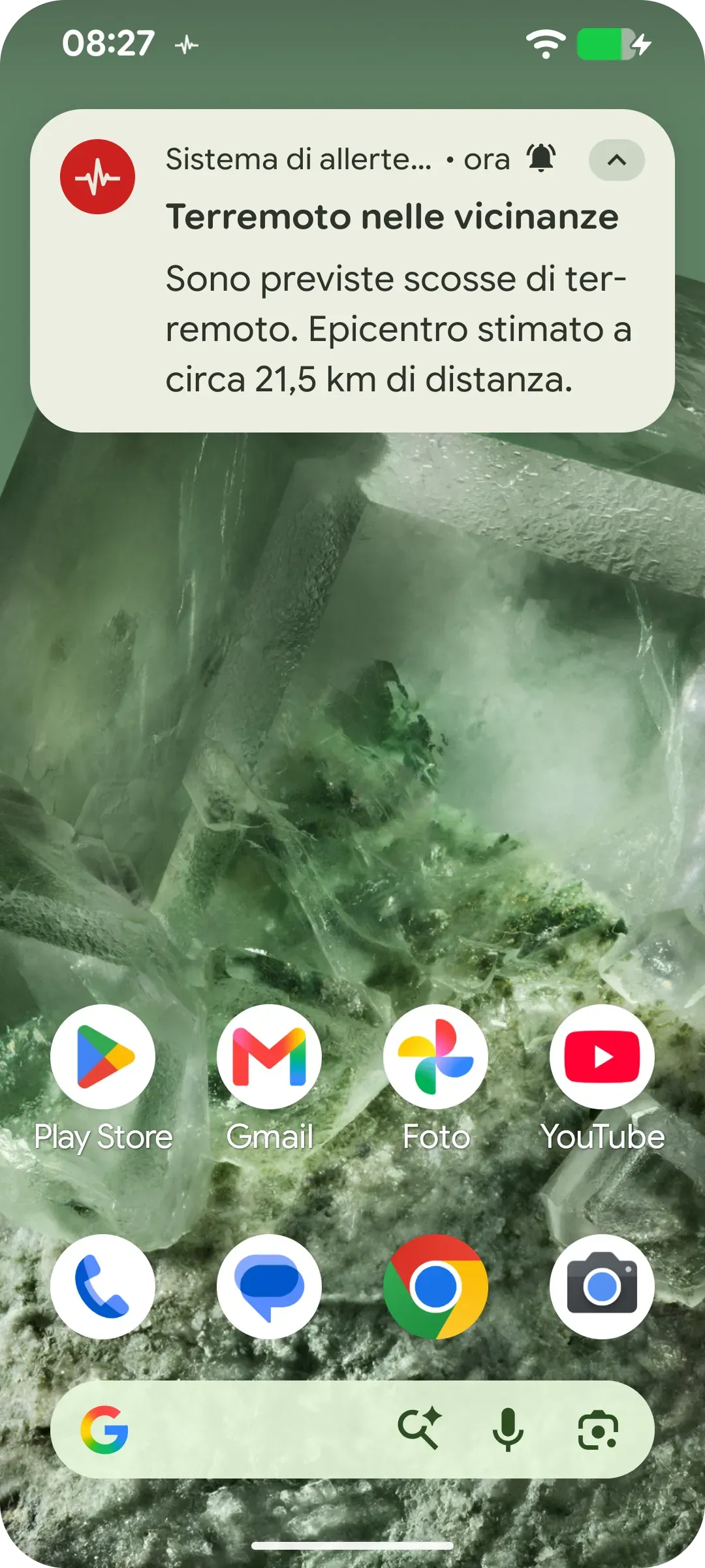 UI dello smartphone con una notifica Terremoto nelle vicinanze | Presta attenzione