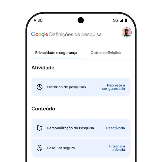 Imagem das definições da Pesquisa Google no ecrã de um smartphone, incluindo definições para o histórico da Pesquisa, a Personalização da Pesquisa e a Pesquisa segura.