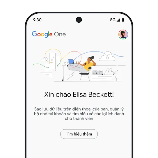 Hình ảnh màn hình điện thoại thông minh đang mở Google One, trên màn hình là thông điệp chào mừng dành riêng cho người dùng và thông tin về bộ nhớ tài khoản, việc sao lưu dữ liệu trên điện thoại cũng như lợi ích của gói thành viên, cùng một đường liên kết để tìm hiểu thêm.