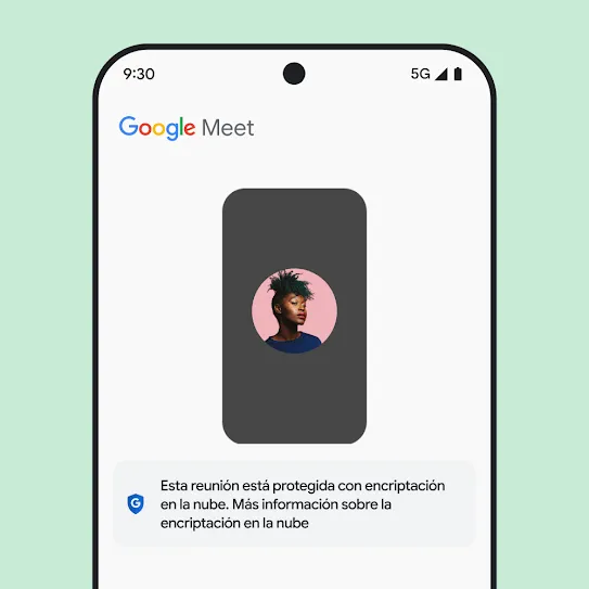 Imagen de la pantalla de un smartphone con Google Meet abierto, en la que se muestra un mensaje debajo de la reunión que proporciona información sobre la encriptación en la nube.