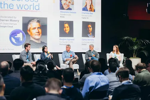 Visuals of Gemini Startup Forum conference.