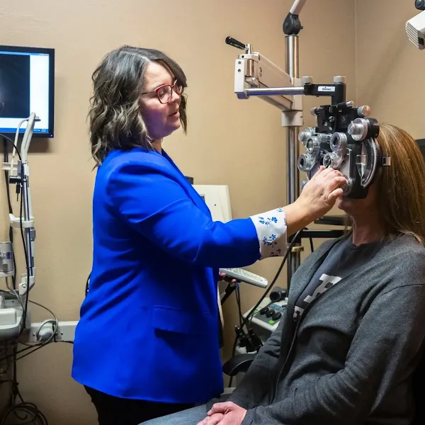 family-vision-care-image-hr.webp