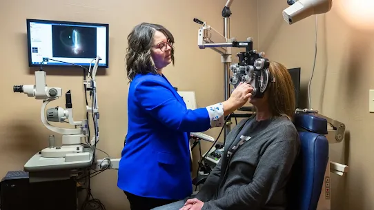 family-vision-care-image-hr.webp
