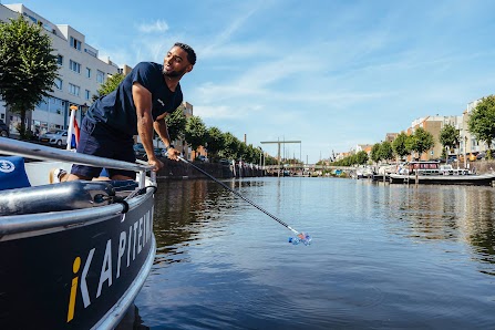 iKapitein eigenaar Wesley vaart op zijn boot