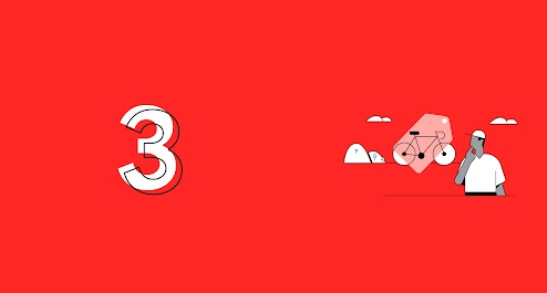 Fundo vermelho. O número três e homem de boné e mão no queixo que observa uma bicicleta em uma paisagem com nuvens. A bicicleta está parcialmente encoberta por uma etiqueta vermelha.