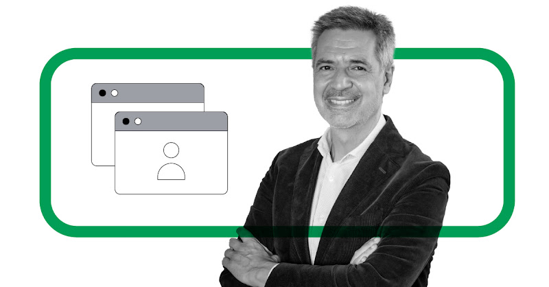 Imagen de cintura para arriba de David Coral, presidente y CEO de BBDO&Proximity España, en blanco y negro sonriendo con los brazos cruzados, rodeado de un marco verde y la ilustración de un navegador en la parte izquierda.