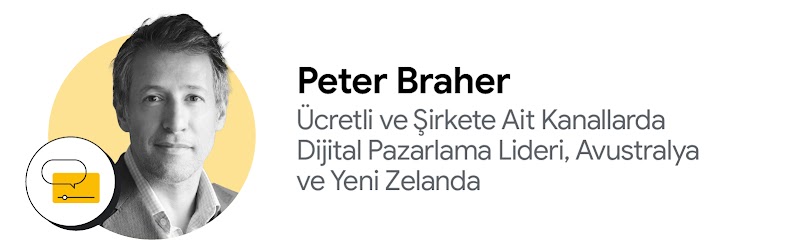 Pandora'da Avustralya ve Yeni Zelanda için ücretli ve şirkete ait kanallarda dijital pazarlama lideri olarak görev yapan Peter Braher'ın siyah beyaz fotoğrafıyla birlikte yorum eklenmiş bir online video simgesi gösteriliyor.