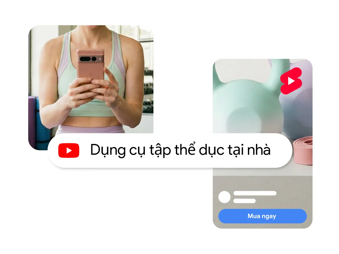 Hình ảnh minh hoạ bố cục quảng cáo sản phẩm theo phong cách mạng xã hội: bên trái là một người phụ nữ mặc đồ thể thao đang chụp ảnh chân dung tự chụp trước gương và cầm một chiếc điện thoại, được gắn nhãn "bộ dụng cụ tập thể dục tại nhà" kèm theo biểu tượng YouTube; bên phải là một thẻ sản phẩm tối giản có thiết bị thể dục màu pastel, một biểu tượng màu đỏ theo phong cách Shorts và một nút "Mua ngay".