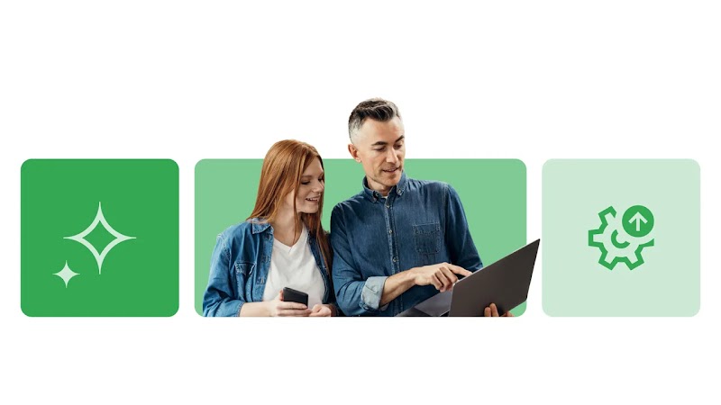 Dos profesionales, una mujer joven con un móvil y un hombre señalando una laptop, colaboran sobre un fondo verde. A los lados hay iconos: destellos a la izquierda y un engranaje con una flecha hacia arriba a la derecha. Sin texto escrito.