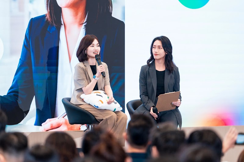 富邦科技保代 Sharon Huang 與 Google 台灣 Jo Wen 於活動對談，分享金融服務行銷經驗與 AI 獲客轉型策略