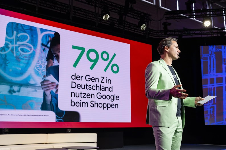 Dr. Bernd Fauser erklärte in seiner Keynote auf der Dmexco, wie sich die Customer Journey verändert hat - und wie KI Marken unterstützen kann. Caption: Dr. Bernd Fauser erklärte in seiner Keynote, wie sich die Customer Journey verändert hat – und wie KI M