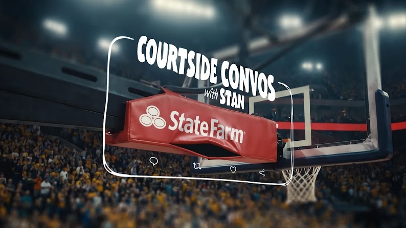 농구 골대 아래의 보호 패드를 NBA 파이널 경기 해설자로 등장시킨 스테이트팜의 ‘보호 패드 스탠’ 캠페인의 한 장면.