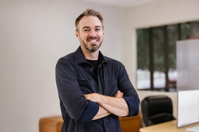 Portrait of Ben Curtis.