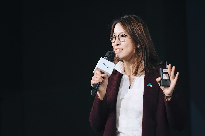 Google 策略夥伴經理 Jennifer Zhan在Google 2025遊戲產業交流會中最後總結幾個值得關注的市場洞察，包含混合遊戲機制、全球化佈局、短視頻行銷、跨平台遊戲同步發行策略。