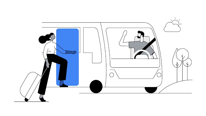 Uma pessoa com barba dirige um ônibus que está aguardando uma passageira de cabelos longos subir. Ela carrega uma mala de viagens e entra pela porta, que é azul.