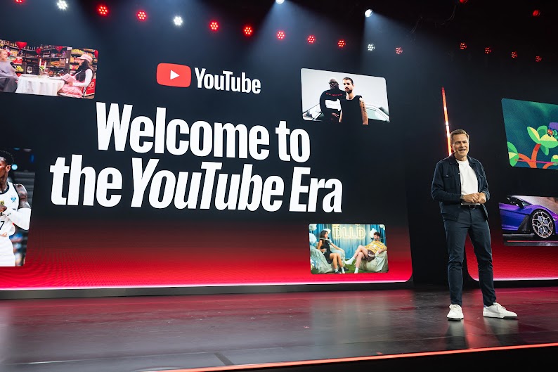 Philipp Justus, VP Central Europe bei Google bei der  Eröffnung der Main Show auf dem YouTube Festival 2026