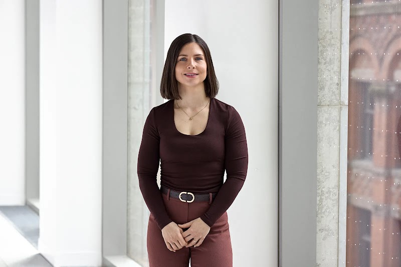 Portrait of Jillian Eigelshoven, Senior Manager of Performance Marketing.