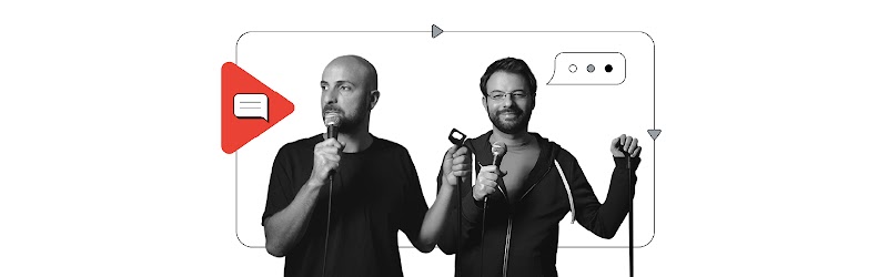 Ritratto di Stefano Rapone e Daniele Tinti in bianco e nero a mezzo busto. Attorno a loro una cornice, a sinistra un’icona logo YouTube su sfondo rosso con un fumetto bianco, a destra in alto l’icona di un fumetto con 3 puntini di sospensione.