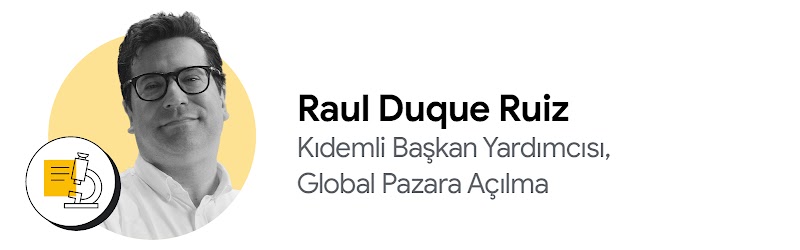 Pandora'da global pazara açılmadan sorumlu kıdemli başkan yardımcısı olarak görev yapan Raul Duque Ruiz'in siyah beyaz fotoğrafıyla birlikte bir mikroskop simgesi gösteriliyor.