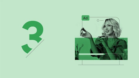 โฆษณาที่แสดงผู้หญิงผมบลอนด์ยาวประบ่าและเจาะจมูกกำลังฉีดน้ำหอมเพื่อลองกลิ่น