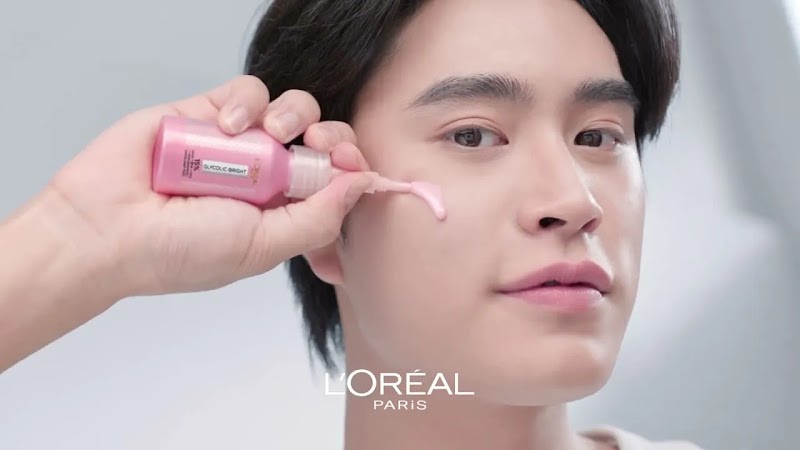 A promotional thumbnail featuring the YouTube Works Awards 2026 Winner seal in the 'Masters of Media' category. Includes the L'Oréal Paris logo, a product bottle of Glycolic-Bright Exfoliant Peel on a bright background, and the campaign title 'Scaling an AI-First Media Ecosystem' with credit to Wavemaker Thailand.