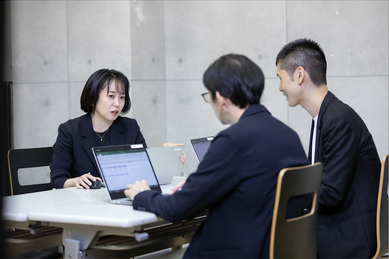 マーケティング部 ミーティング風景