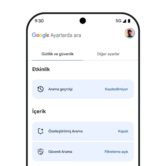 Arama geçmişi, Özelleştirilmiş Arama ve Güvenli Arama ayarları gibi Google Arama ayarlarının gösterildiği akıllı telefon ekranı görseli