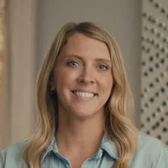 A photograph of Avery Smith, CEO and co-owner of Louisiana Crawfish Company, a family-owned and operated company that ships live crawfish from Natchitoches, Louisiana.