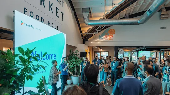 A photo of attendees and presenters at the Google Play Apps Accelerator event held in Sunnyvale, California.