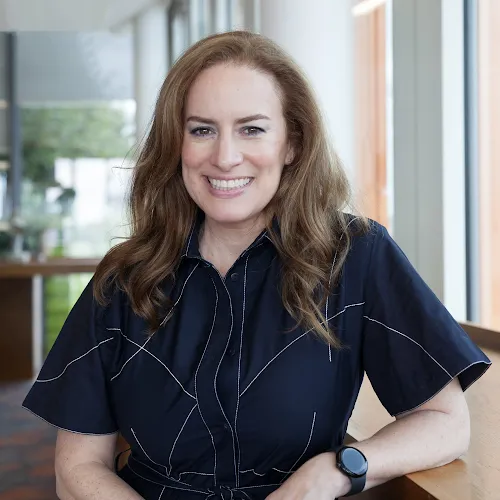 Portrait of Debbie Weinstein