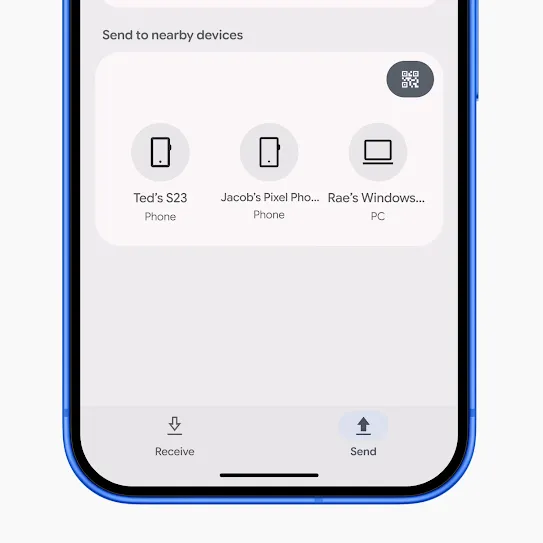 Một đoạn video ngắn cho thấy thao tác chọn máy tính xách tay trên điện thoại Android để gửi tệp, sau đó màn hình máy tính xách tay bật lên cho thấy các tệp đang được chuyển.