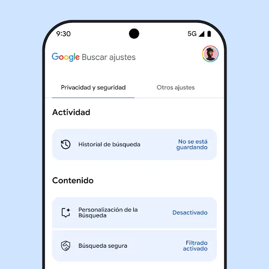 Imagen de la pantalla de un smartphone con los ajustes de la Búsqueda de Google, incluidos los ajustes del Historial de búsquedas, Personalización de la Búsqueda y Búsqueda Segura.