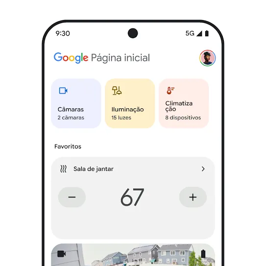 Imagem do ecrã de um smartphone com a app Google Home aberta, a apresentar um painel de controlo com informações resumidas sobre câmaras de segurança, iluminação e climatização. 